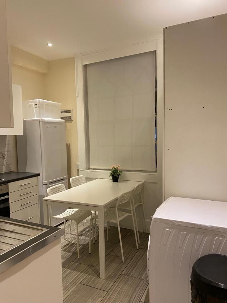 Lovely Private Rooms In Camden, Central Londra Exterior foto